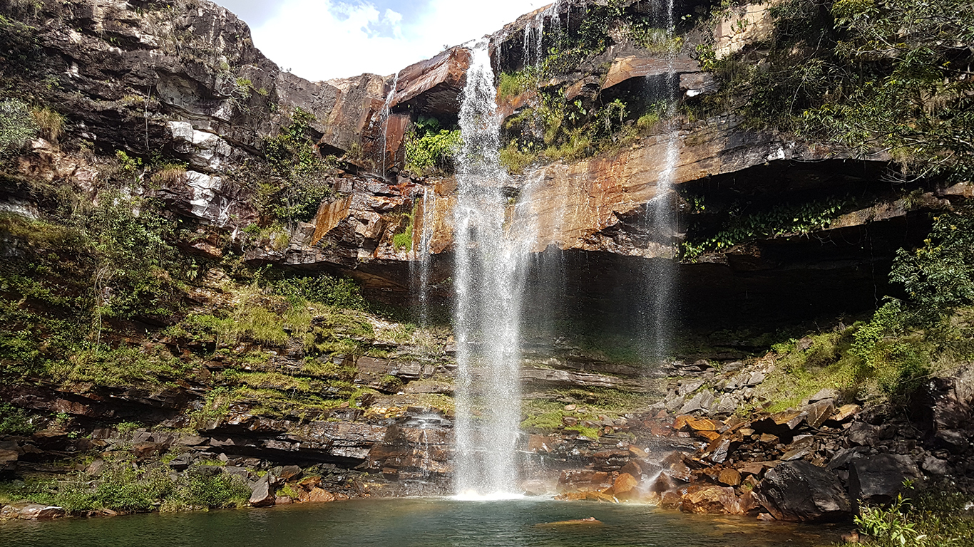 cachoeira do Cordovil na Chapada dos Veadeiros com visão panorâmica