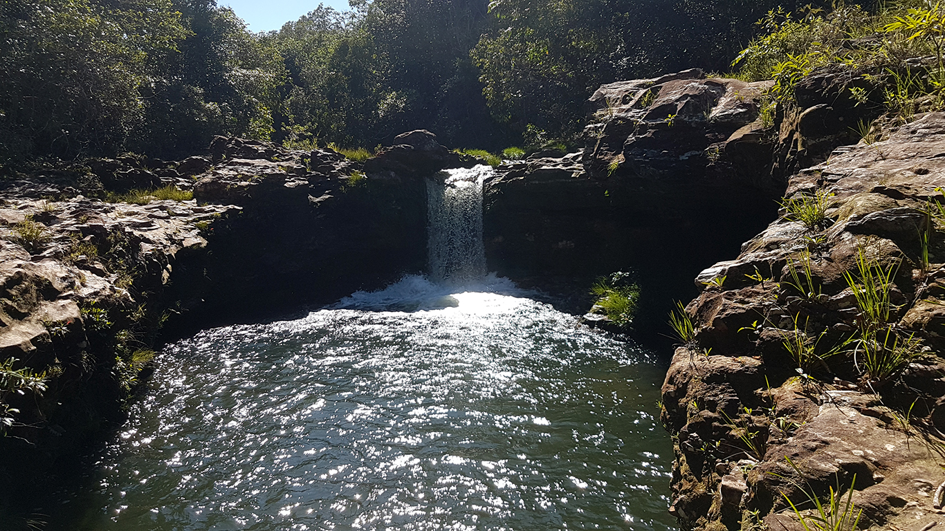cachoeira do Rodeador na Chapada dos Veadeiros, a primeira cachoeira da trilha do Cordovil